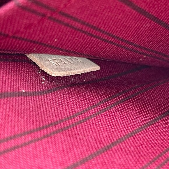 Louis Vuitton Monogram Canvas Neverfull Pouch Red Interior  (141997) - Picture 10 of 10